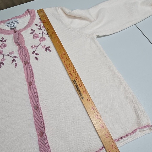 Anthony Richards Cardigan Sweater Womens Medium White Pink Embroidered Cottage - Picture 9 of 11
